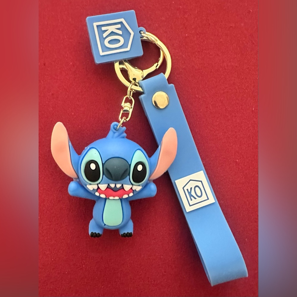 Stitch 3D keychain with belt clip and wrist handle